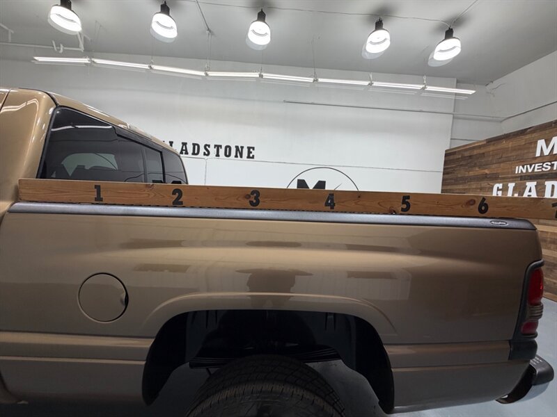 2001 Dodge Ram 2500 Laramie 4X4 5.9L CUMMINS DIESEL/1-OWNER /58K MILES /ZERO RUST / NO MODIFICATION /Leather Seats - Photo 9 - Gladstone, OR 97027