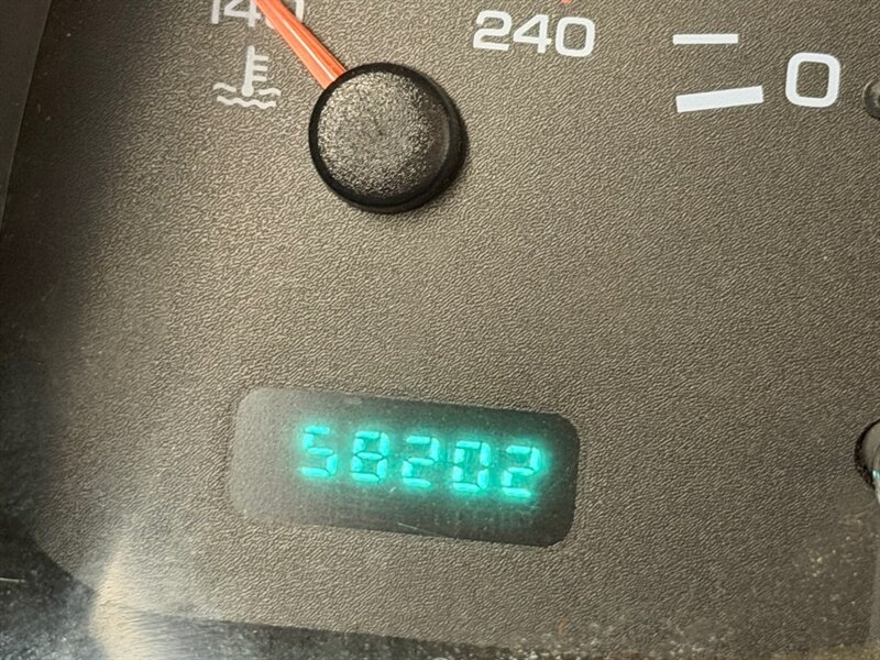 2001 Dodge Ram 2500 Laramie 4X4 5.9L CUMMINS DIESEL/1-OWNER /58K MILES /ZERO RUST / NO MODIFICATION /Leather Seats - Photo 50 - Gladstone, OR 97027