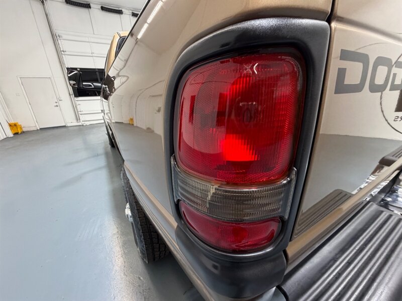 2001 Dodge Ram 2500 Laramie 4X4 5.9L CUMMINS DIESEL/1-OWNER /58K MILES /ZERO RUST / NO MODIFICATION /Leather Seats - Photo 28 - Gladstone, OR 97027