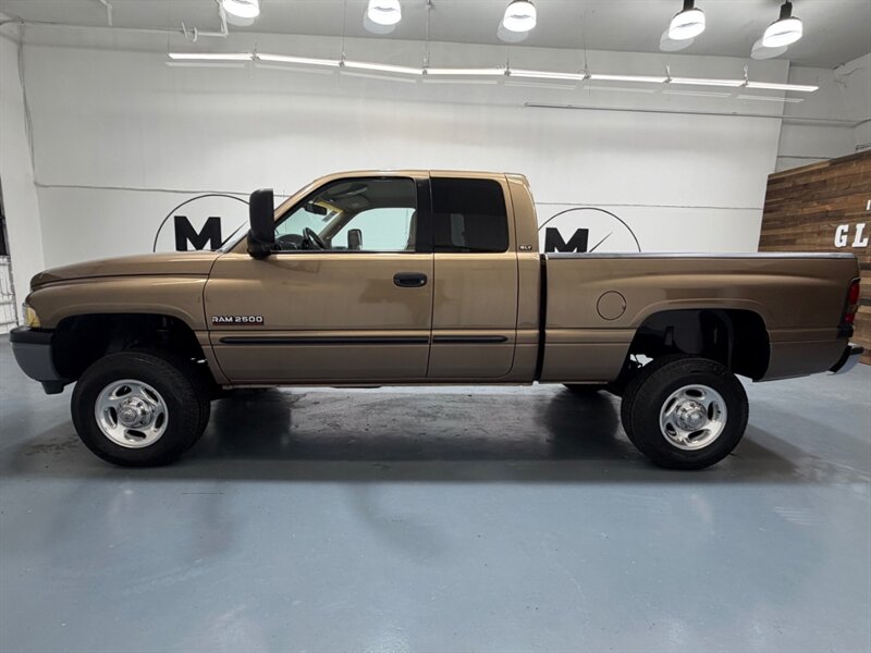 2001 Dodge Ram 2500 Laramie 4X4 5.9L CUMMINS DIESEL/1-OWNER /58K MILES /ZERO RUST / NO MODIFICATION /Leather Seats - Photo 3 - Gladstone, OR 97027
