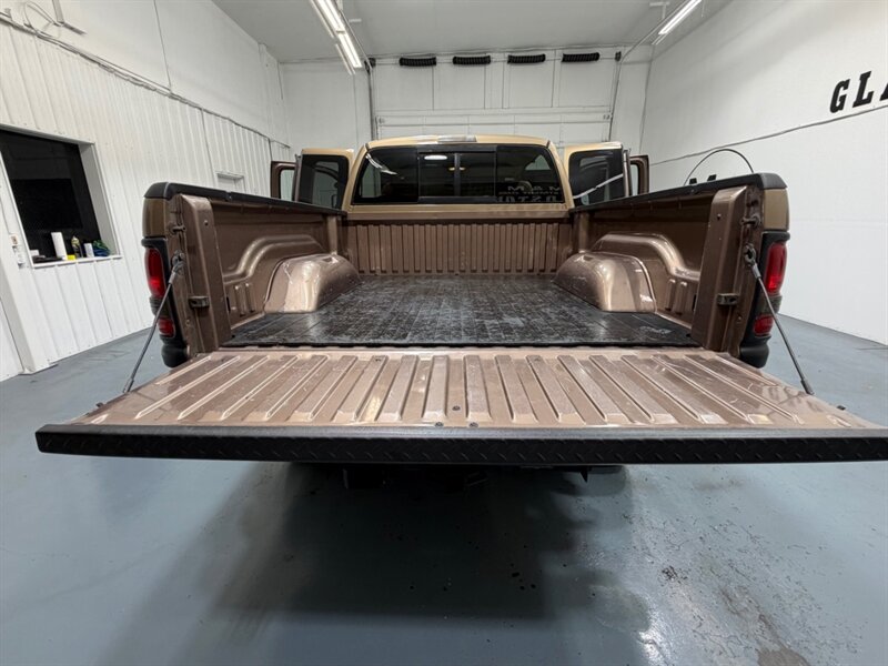2001 Dodge Ram 2500 Laramie 4X4 5.9L CUMMINS DIESEL/1-OWNER /58K MILES /ZERO RUST / NO MODIFICATION /Leather Seats - Photo 10 - Gladstone, OR 97027