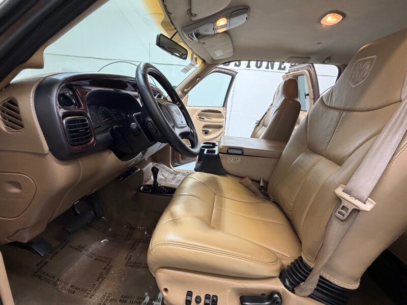 2001 Dodge Ram 2500 Laramie 4X4 5.9L CUMMINS DIESEL/1-OWNER /58K MILES /ZERO RUST / NO MODIFICATION /Leather Seats - Photo 13 - Gladstone, OR 97027