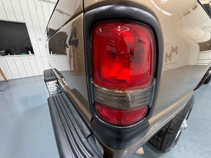 2001 Dodge Ram 2500 Laramie 4X4 5.9L CUMMINS DIESEL/1-OWNER /58K MILES /ZERO RUST / NO MODIFICATION /Leather Seats - Photo 29 - Gladstone, OR 97027