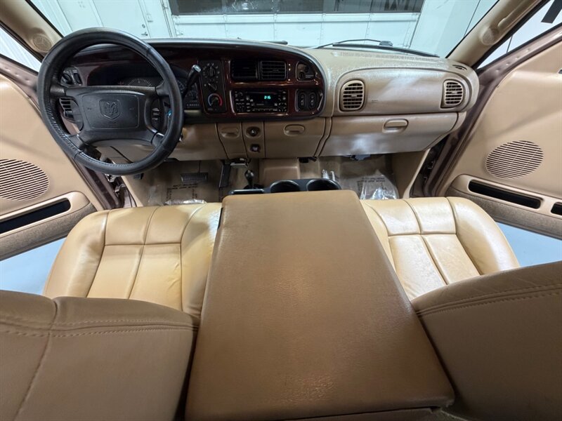 2001 Dodge Ram 2500 Laramie 4X4 5.9L CUMMINS DIESEL/1-OWNER /58K MILES /ZERO RUST / NO MODIFICATION /Leather Seats - Photo 38 - Gladstone, OR 97027