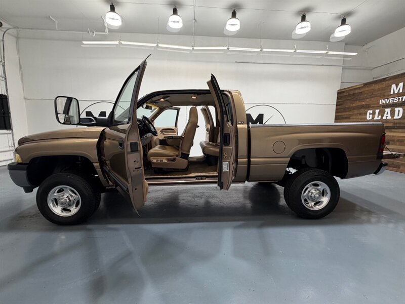 2001 Dodge Ram 2500 Laramie 4X4 5.9L CUMMINS DIESEL/1-OWNER /58K MILES /ZERO RUST / NO MODIFICATION /Leather Seats - Photo 12 - Gladstone, OR 97027