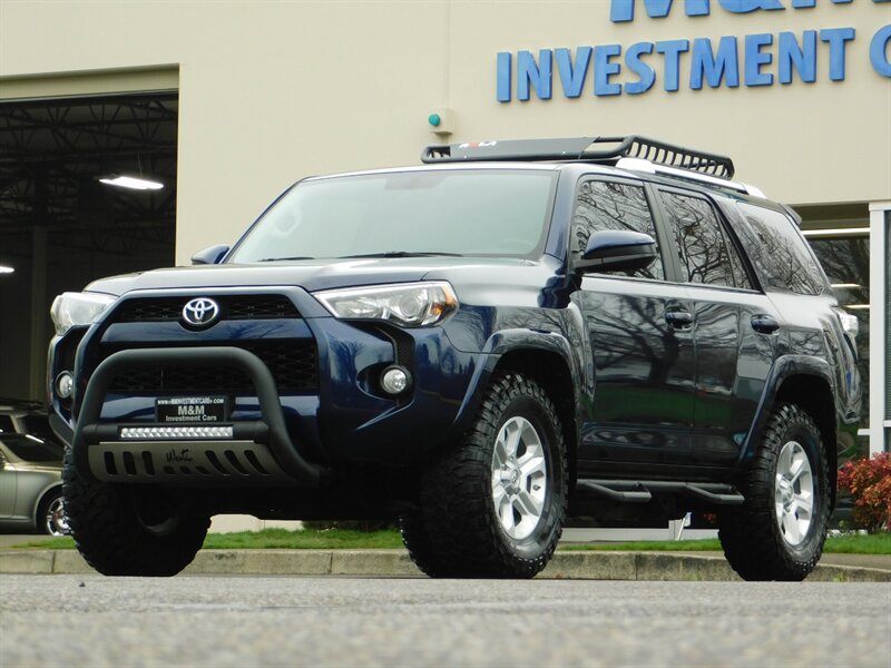 2016 Toyota 4Runner SR5 4X4 / 3RD ROW SEAT / 1-OWNER   - Photo 1 - Portland, OR 97217