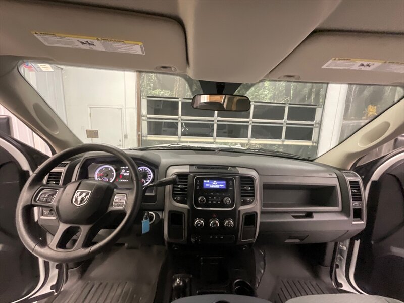 2015 RAM 3500 4x4 Tradesman /DIESEL/DUALLY /32K MILES/AISIN TRAN  /1-OWNER LOCAL / 6.7L CUMMINS DIESEL /RUST FREE / DUALLY LONG BED / AISIN TRANNY / 32,000 MILES - Photo 34 - Gladstone, OR 97027