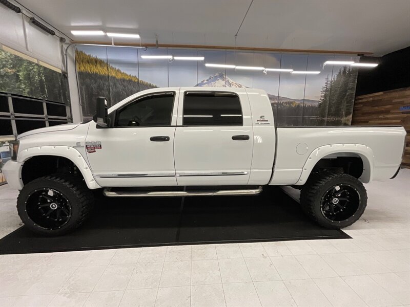 2006 Dodge Ram 2500 4x4 Laramie MEGCAB / 5.9L DIESEL / 6-SPEED MANUAL  /LOCAL TRUCK / RUST FREE / LIFTED W. 35 " MUD TIRES & 22 " WHEELS / Leather , DVD , Heated Seats / SHARP & CLEAN !! - Photo 3 - Gladstone, OR 97027