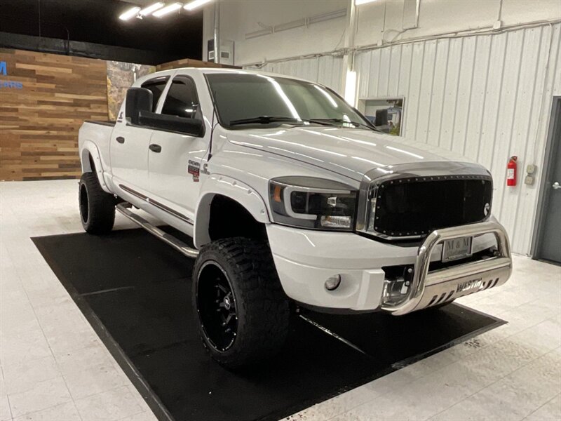 2006 Dodge Ram 2500 4x4 Laramie MEGCAB / 5.9L DIESEL / 6-SPEED MANUAL  /LOCAL TRUCK / RUST FREE / LIFTED W. 35 " MUD TIRES & 22 " WHEELS / Leather , DVD , Heated Seats / SHARP & CLEAN !! - Photo 2 - Gladstone, OR 97027