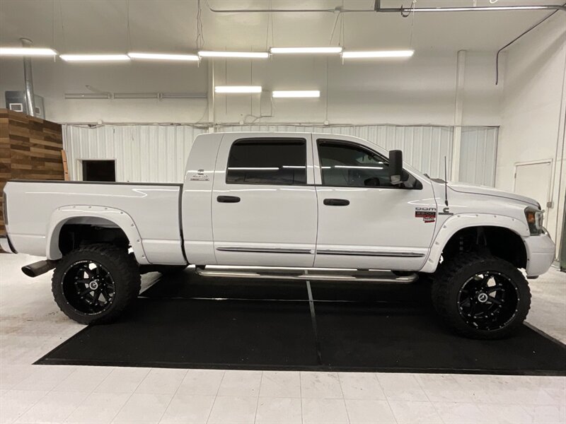 2006 Dodge Ram 2500 4x4 Laramie MEGCAB / 5.9L DIESEL / 6-SPEED MANUAL  /LOCAL TRUCK / RUST FREE / LIFTED W. 35 " MUD TIRES & 22 " WHEELS / Leather , DVD , Heated Seats / SHARP & CLEAN !! - Photo 4 - Gladstone, OR 97027