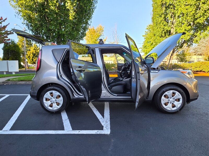 2015 Kia Soul WAGON / 4-CYL 1.6L / 6-SPEED MANUAL / 87,000 MILES  / FRESH LICAL TRADE-IN / LOW MILES - Photo 24 - Portland, OR 97217