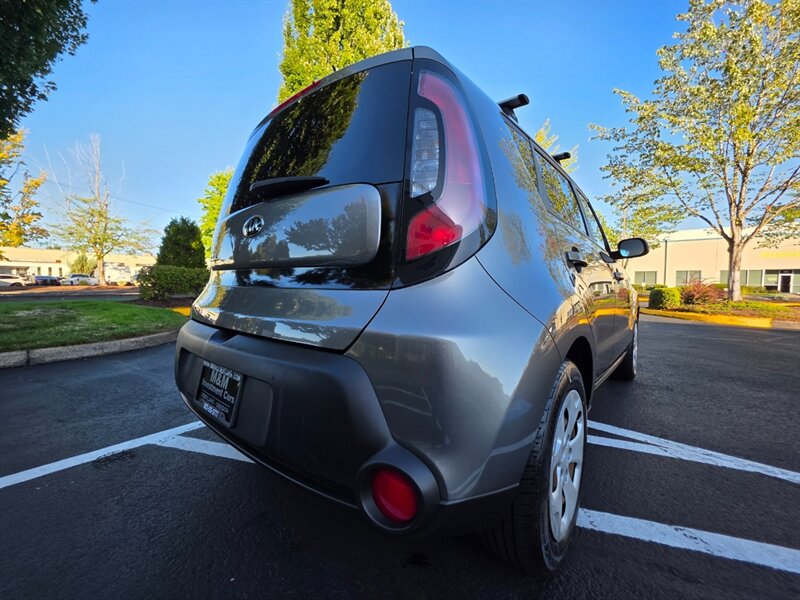 2015 Kia Soul WAGON / 4-CYL 1.6L / 6-SPEED MANUAL / 87,000 MILES  / FRESH LICAL TRADE-IN / LOW MILES - Photo 10 - Portland, OR 97217