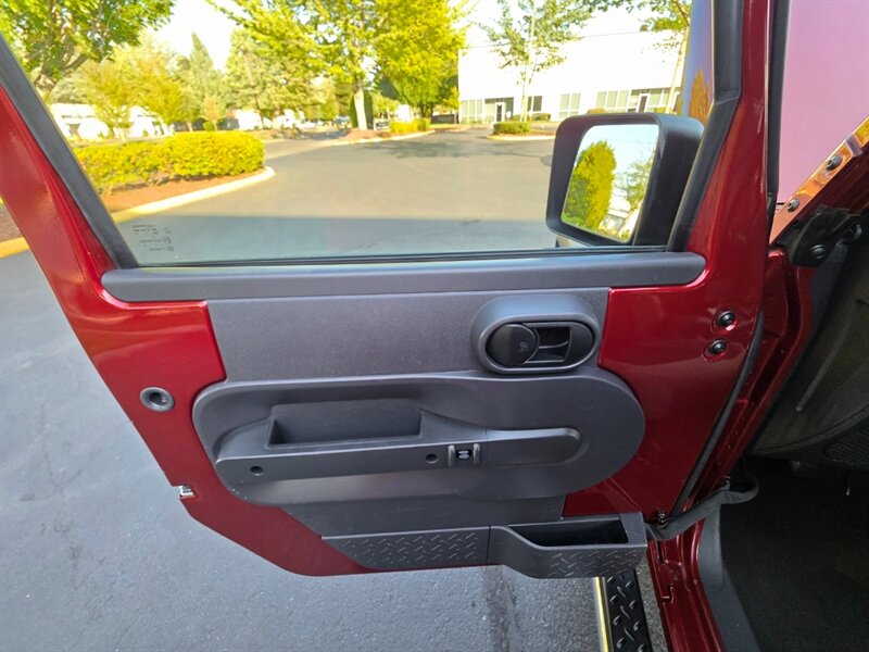 2008 Jeep Wrangler Unlimited X / FRESH TRADE-IN - Photo 33 - Portland, OR 97217