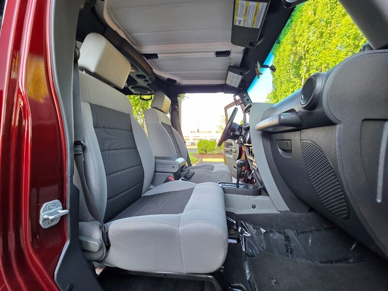 2008 Jeep Wrangler Unlimited X / FRESH TRADE-IN - Photo 14 - Portland, OR 97217