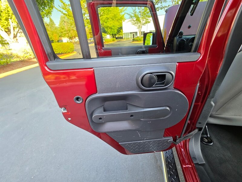 2008 Jeep Wrangler Unlimited X / FRESH TRADE-IN - Photo 35 - Portland, OR 97217