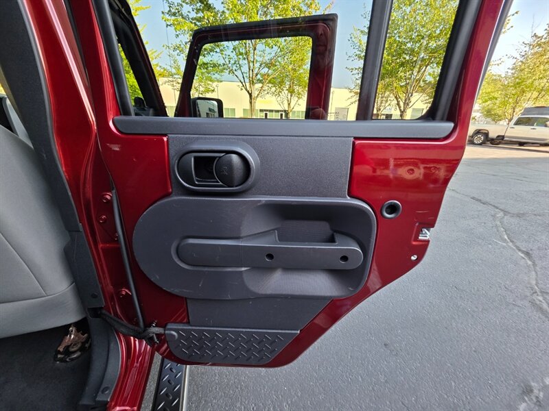 2008 Jeep Wrangler Unlimited X / FRESH TRADE-IN - Photo 36 - Portland, OR 97217