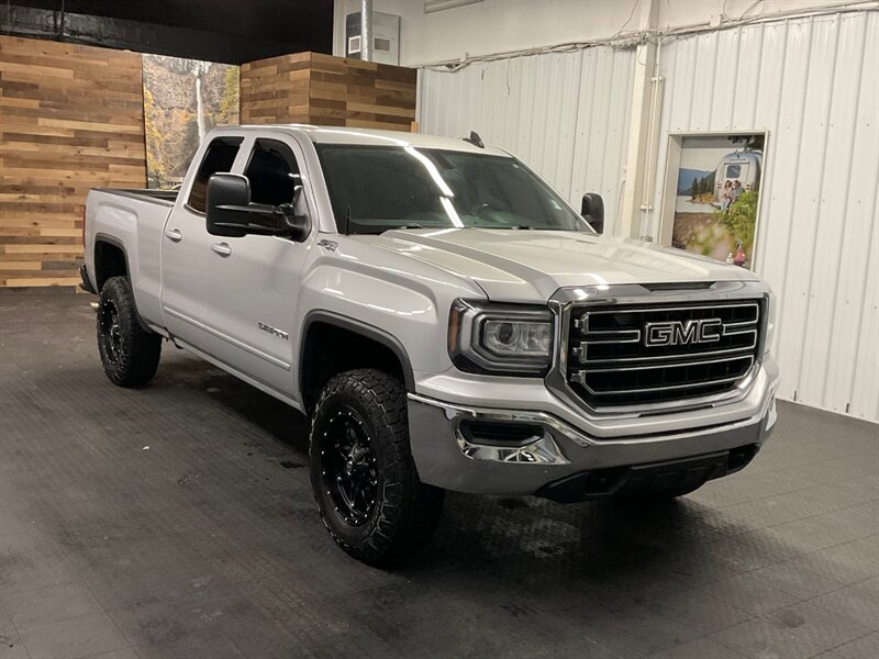 2017 GMC Sierra 1500 SLE Double Cab 4X4 / Z71 OFF RD /NEW WHEELS & TIRE  6.5FT BED / Backup Camera / 5.3L V8 / SHARP & CLEAN !! - Photo 2 - Gladstone, OR 97027