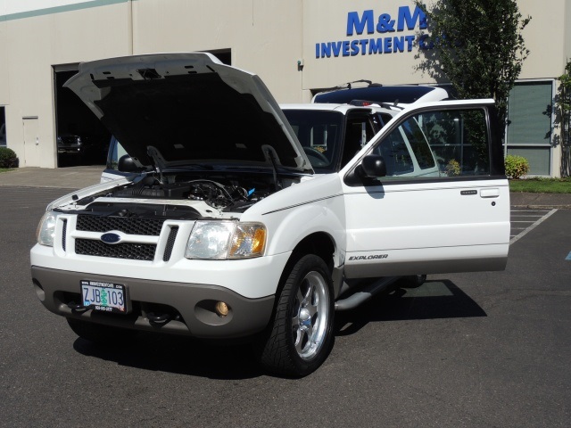 2001 Ford Explorer Sport 2DR / 4X4 / 6Cyl / ONLY 89K MILES   - Photo 25 - Portland, OR 97217