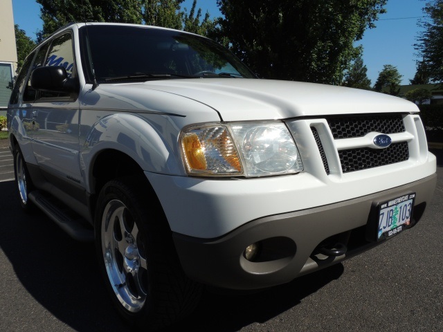 2001 Ford Explorer Sport 2DR / 4X4 / 6Cyl / ONLY 89K MILES   - Photo 10 - Portland, OR 97217