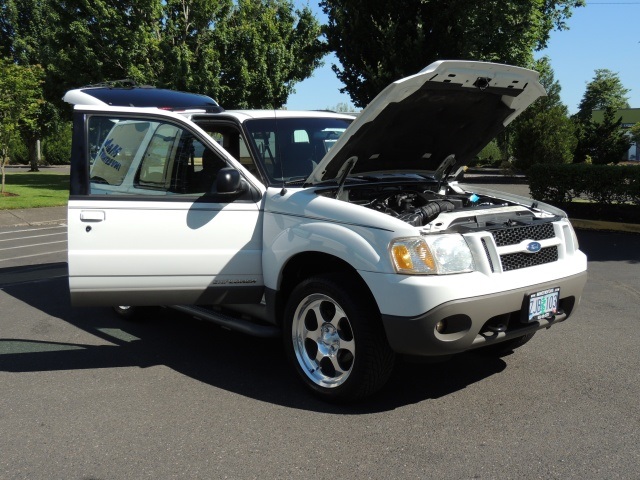 2001 Ford Explorer Sport 2DR / 4X4 / 6Cyl / ONLY 89K MILES   - Photo 30 - Portland, OR 97217