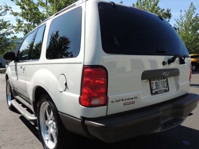 2001 Ford Explorer Sport 2DR / 4X4 / 6Cyl / ONLY 89K MILES   - Photo 11 - Portland, OR 97217