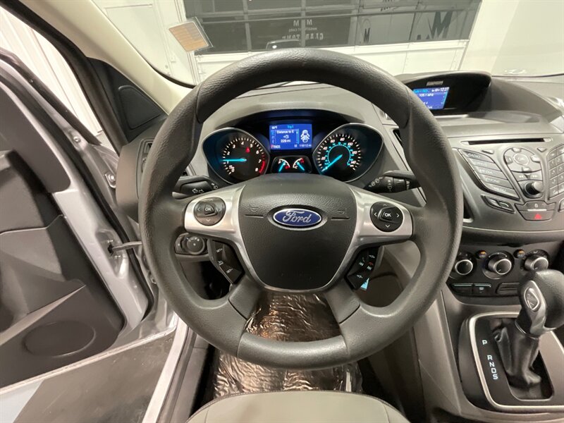 2013 Ford Escape SE Sport Utility AWD / 2.0L 4Cyl EcoBoost / AWD   - Photo 19 - Gladstone, OR 97027