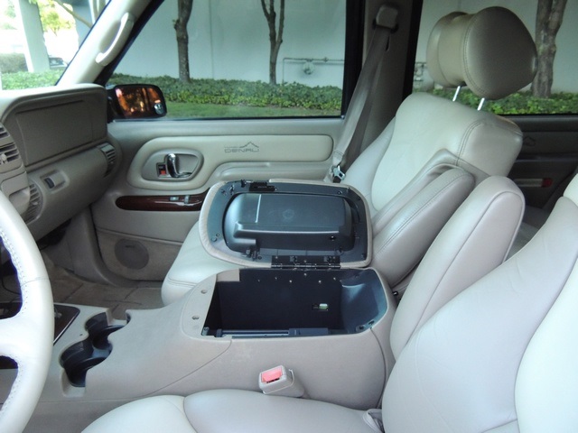 1999 GMC Yukon Denali/Sport Utility/4X4/Leather/ DVD Player   - Photo 31 - Portland, OR 97217