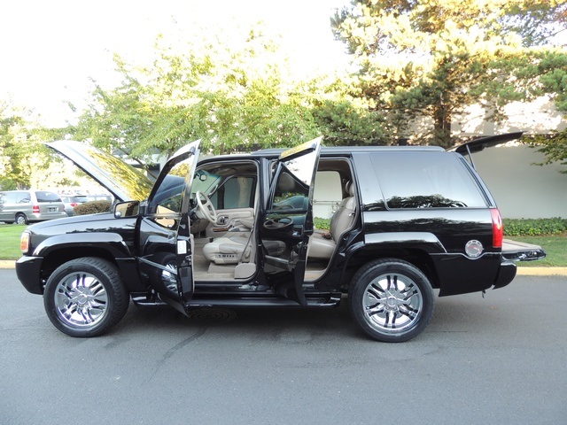 1999 GMC Yukon Denali/Sport Utility/4X4/Leather/ DVD Player   - Photo 12 - Portland, OR 97217