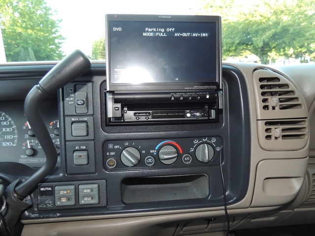 1999 GMC Yukon Denali/Sport Utility/4X4/Leather/ DVD Player   - Photo 30 - Portland, OR 97217