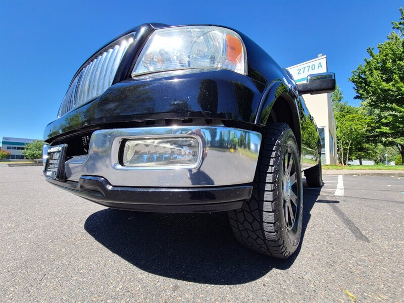 2006 Lincoln Mark LT / 4X4 / Crew Cab / Sun Roof / Leather / Loaded  / Parking Sensors / Tonneau Bed Cover / Fully Loaded - Photo 10 - Portland, OR 97217