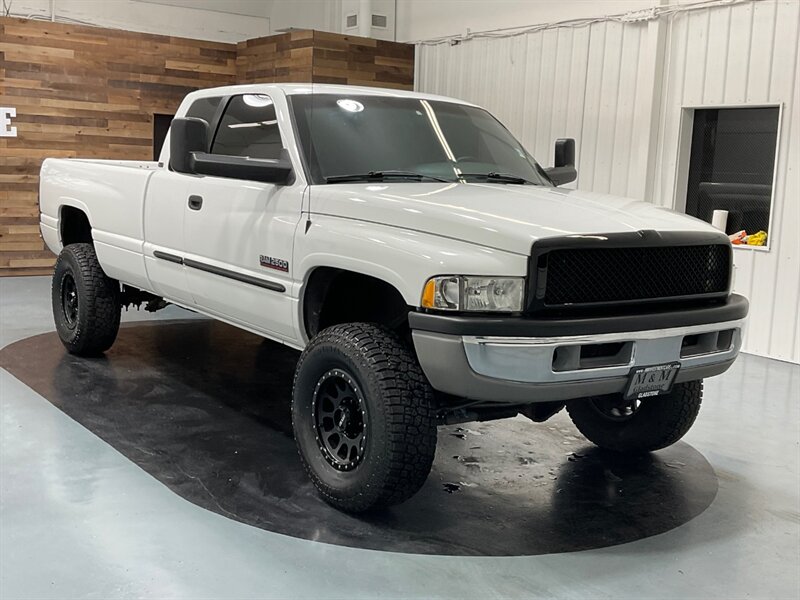 2001 Dodge Ram 2500 SLT 4X4 / 5.9L Cummins Diesel / NEW WHEELS TIRES  / NEW FRONT END / ZERO RUST - Photo 2 - Gladstone, OR 97027