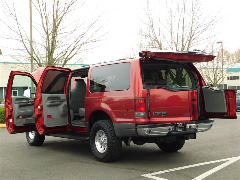 2002 Ford Excursion XLT 4X4 7.3L DIESEL / Leather / 10-Passenger SUV   - Photo 27 - Portland, OR 97217