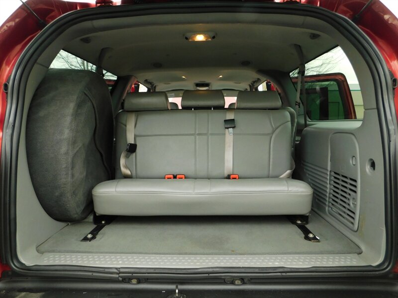 2002 Ford Excursion XLT 4X4 7.3L DIESEL / Leather / 10-Passenger SUV   - Photo 13 - Portland, OR 97217