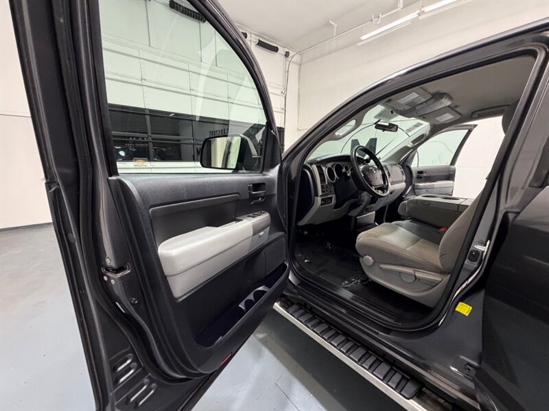 2013 Toyota Tundra Grade Double Cab 4X4 4.6L V8 / 137K MILES / LOCAL TRUCK w. ZERO RUST - Photo 31 - Gladstone, OR 97027