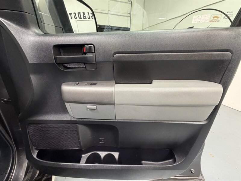 2013 Toyota Tundra Grade Double Cab 4X4 4.6L V8 / 137K MILES / LOCAL TRUCK w. ZERO RUST - Photo 33 - Gladstone, OR 97027