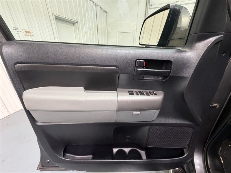2013 Toyota Tundra Grade Double Cab 4X4 4.6L V8 / 137K MILES / LOCAL TRUCK w. ZERO RUST - Photo 32 - Gladstone, OR 97027