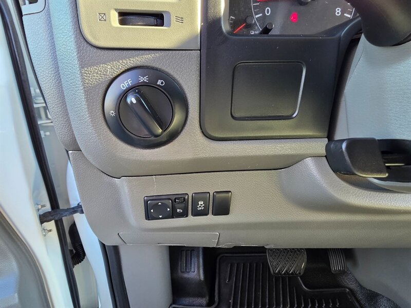2018 Nissan NV 3500 HD 1-TON V8 5.6L CARGO VAN NEW TIRES 1-OWNER / HEAVY DUTY / SHELVING-DRAWER SYSTEM / LADDER RACK - Photo 36 - Portland, OR 97217