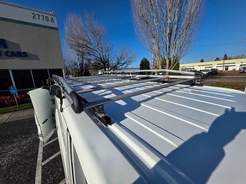 2018 Nissan NV 3500 HD 1-TON V8 5.6L CARGO VAN NEW TIRES 1-OWNER / HEAVY DUTY / SHELVING-DRAWER SYSTEM / LADDER RACK - Photo 21 - Portland, OR 97217