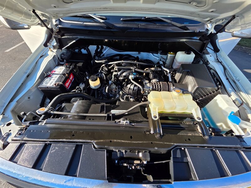 2018 Nissan NV 3500 HD 1-TON V8 5.6L CARGO VAN NEW TIRES 1-OWNER / HEAVY DUTY / SHELVING-DRAWER SYSTEM / LADDER RACK - Photo 28 - Portland, OR 97217