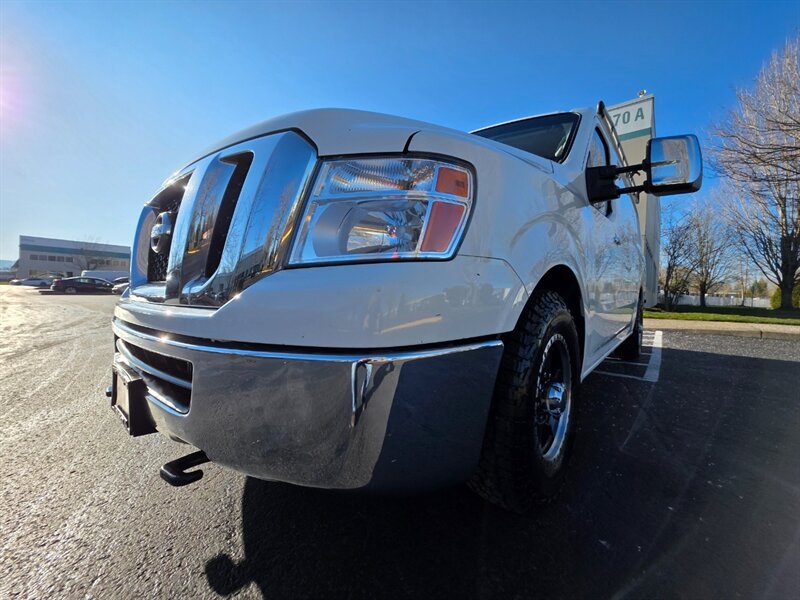 2018 Nissan NV 3500 HD 1-TON V8 5.6L CARGO VAN NEW TIRES 1-OWNER / HEAVY DUTY / SHELVING-DRAWER SYSTEM / LADDER RACK - Photo 9 - Portland, OR 97217