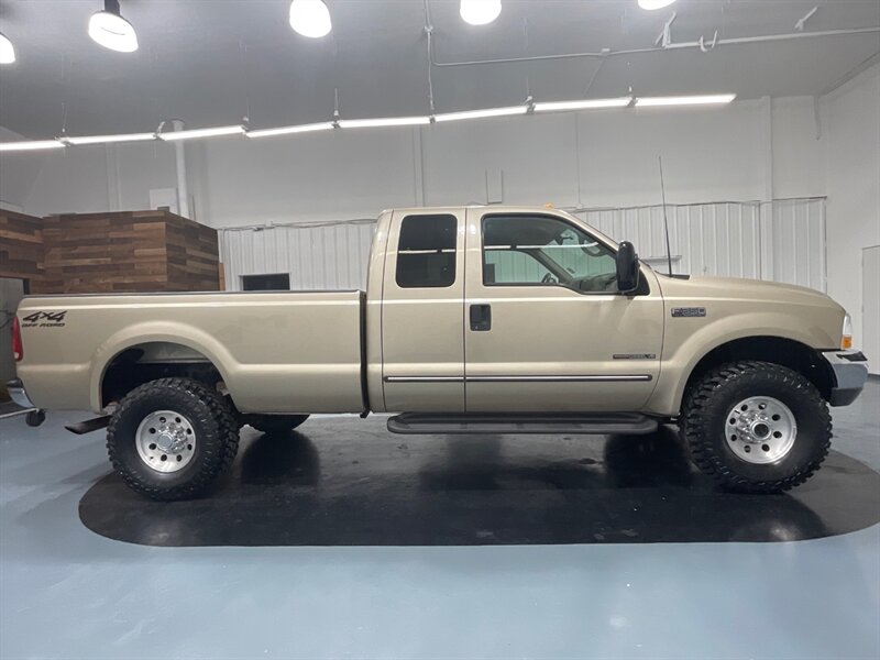 2000 Ford F-350 Super Duty XLT 4X4 7.3L DIESEL / 6 SPEED MANUAL / RUST FREE  / NEW 35 " MUD TIRES / LOCAL - Photo 4 - Gladstone, OR 97027