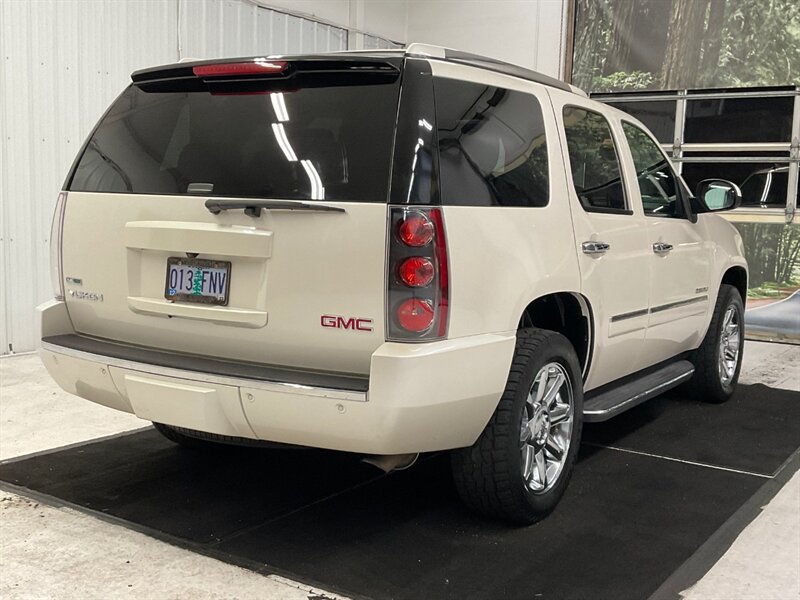 2011 GMC Yukon Denali AWD / 6.2L V8 / 3RD ROW / 1-OWNER  / Leather & Heated Seats - Photo 7 - Gladstone, OR 97027