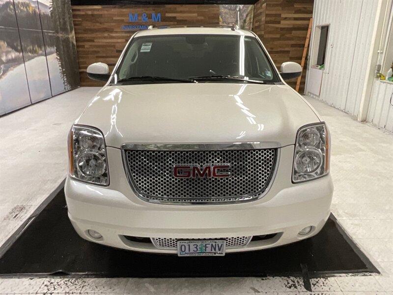 2011 GMC Yukon Denali AWD / 6.2L V8 / 3RD ROW / 1-OWNER  / Leather & Heated Seats - Photo 5 - Gladstone, OR 97027