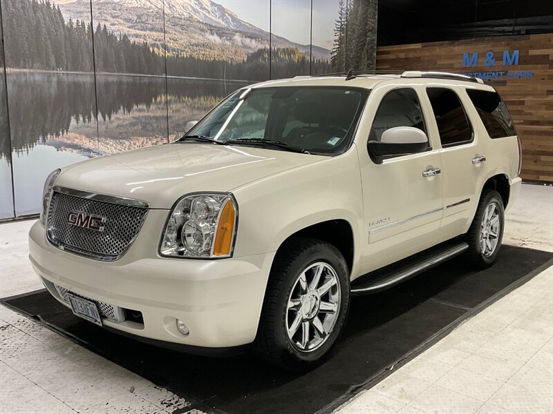 2011 GMC Yukon Denali AWD / 6.2L V8 / 3RD ROW / 1-OWNER  / Leather & Heated Seats - Photo 1 - Gladstone, OR 97027