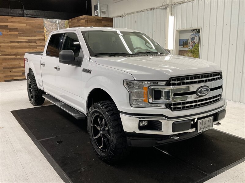 2018 Ford F-150 XLT Crew Cab 4X4 / 5.0L V8 / NEW LIFT WHEELS TIRES  / BRAND NEW 35 " MUD TIRES & 20 " FUEL WHEELS / 85,000 MILES - Photo 2 - Gladstone, OR 97027