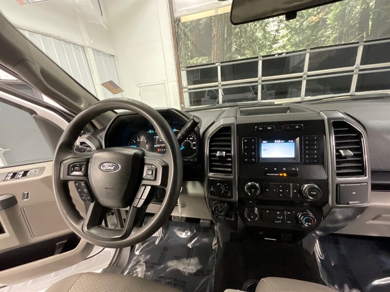 2018 Ford F-150 XLT Crew Cab 4X4 / 5.0L V8 / NEW LIFT WHEELS TIRES  / BRAND NEW 35 " MUD TIRES & 20 " FUEL WHEELS / 85,000 MILES - Photo 17 - Gladstone, OR 97027