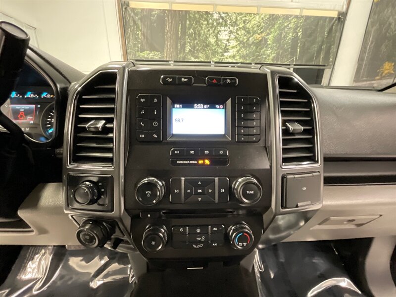 2018 Ford F-150 XLT Crew Cab 4X4 / 5.0L V8 / NEW LIFT WHEELS TIRES  / BRAND NEW 35 " MUD TIRES & 20 " FUEL WHEELS / 85,000 MILES - Photo 18 - Gladstone, OR 97027