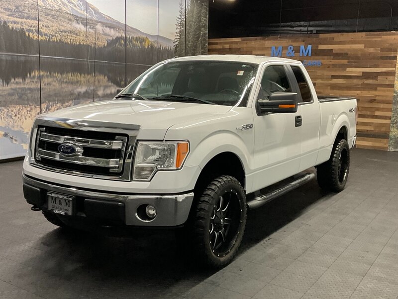 2013 Ford F-150 XLT 4x4 / 3.7L V6 / LIFTED w/ NEW WHEELS TIRES