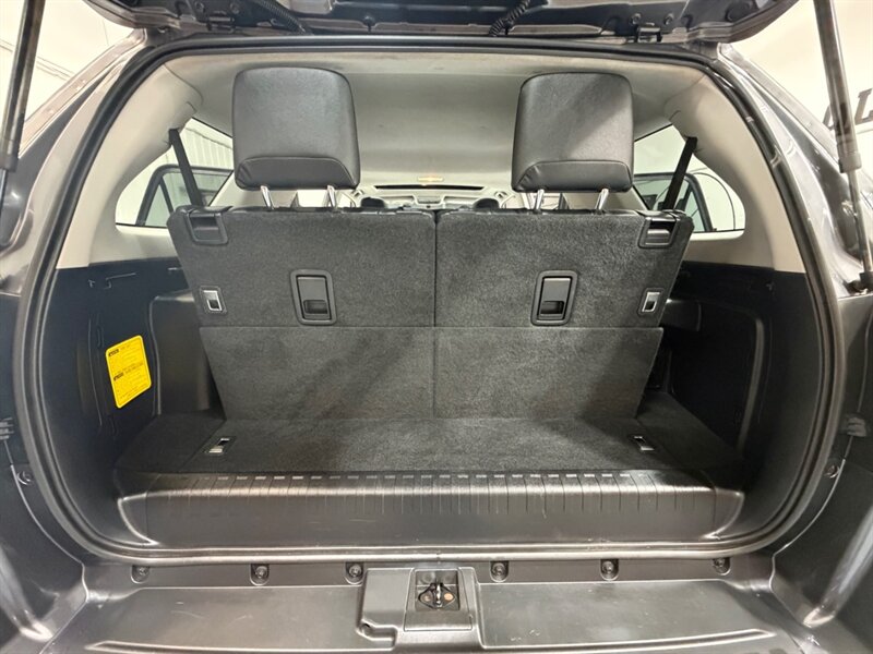 2013 Toyota 4Runner SR5 Premium 4X4 3RD ROW SEAT Leather Sunroof /Navigation & Backup Camera /BRAND NEW TIRES/ ZERO RUST - Photo 10 - Gladstone, OR 97027