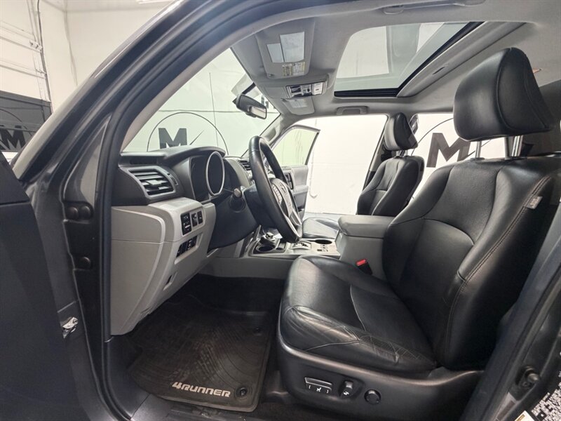 2013 Toyota 4Runner SR5 Premium 4X4 3RD ROW SEAT Leather Sunroof /Navigation & Backup Camera /BRAND NEW TIRES/ ZERO RUST - Photo 7 - Gladstone, OR 97027